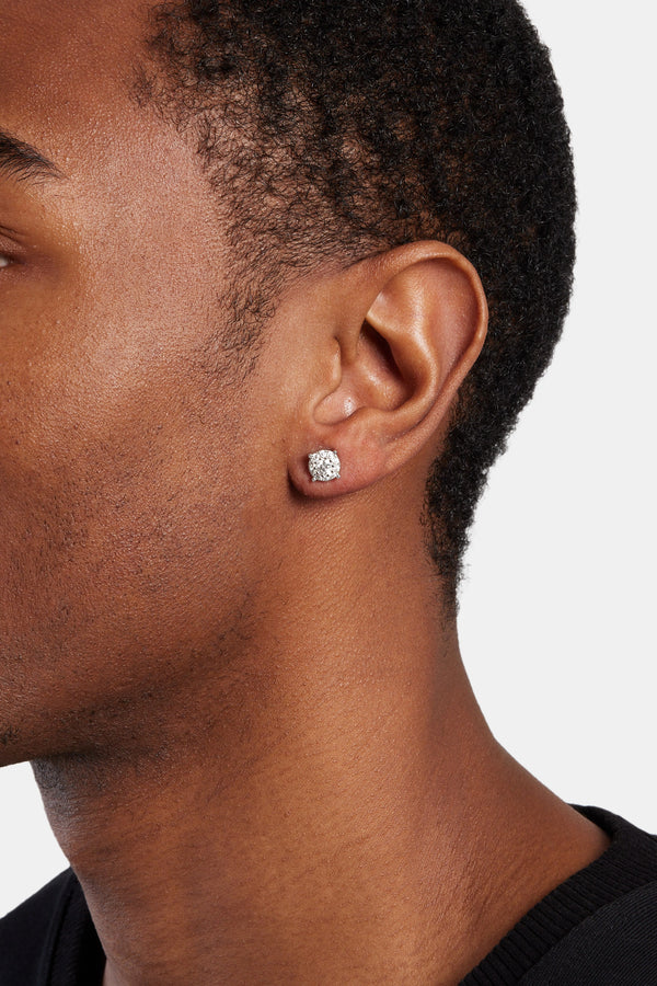 Boucles d'oreilles à clous avec moissanite en grappe - 5,5 mm